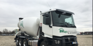 BML, the specialist in ready-to-use concrete has received the keys of a Renault Trucks C8x4 Tridem.